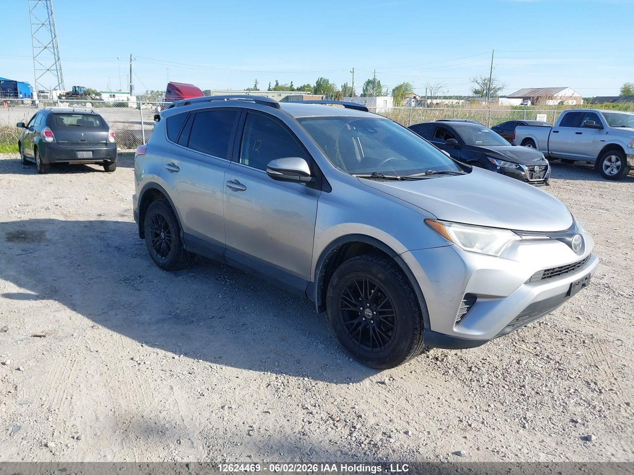 2T3BFREV4HW655351 · 2017 TOYOTA RAV4 LE