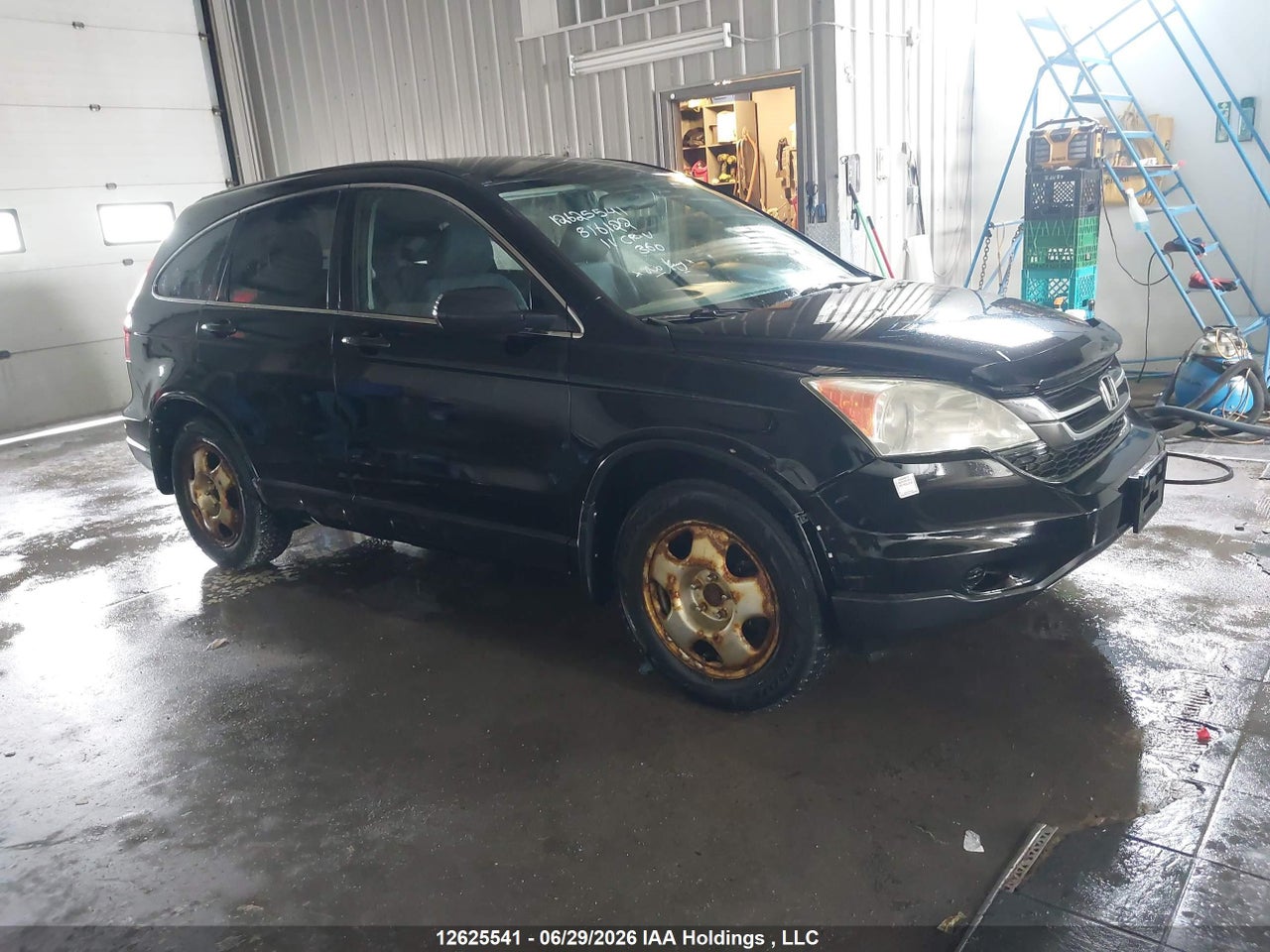 5J6RE4H32BL816122 · 2011 HONDA CR-V LX