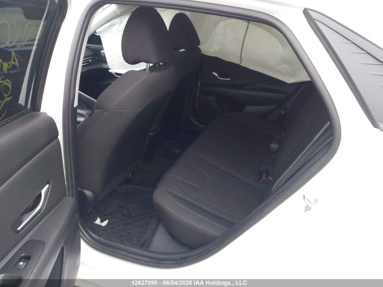 KMHLM4AG1NU247138 · 2022 HYUNDAI ELANTRA SEL · 8/19