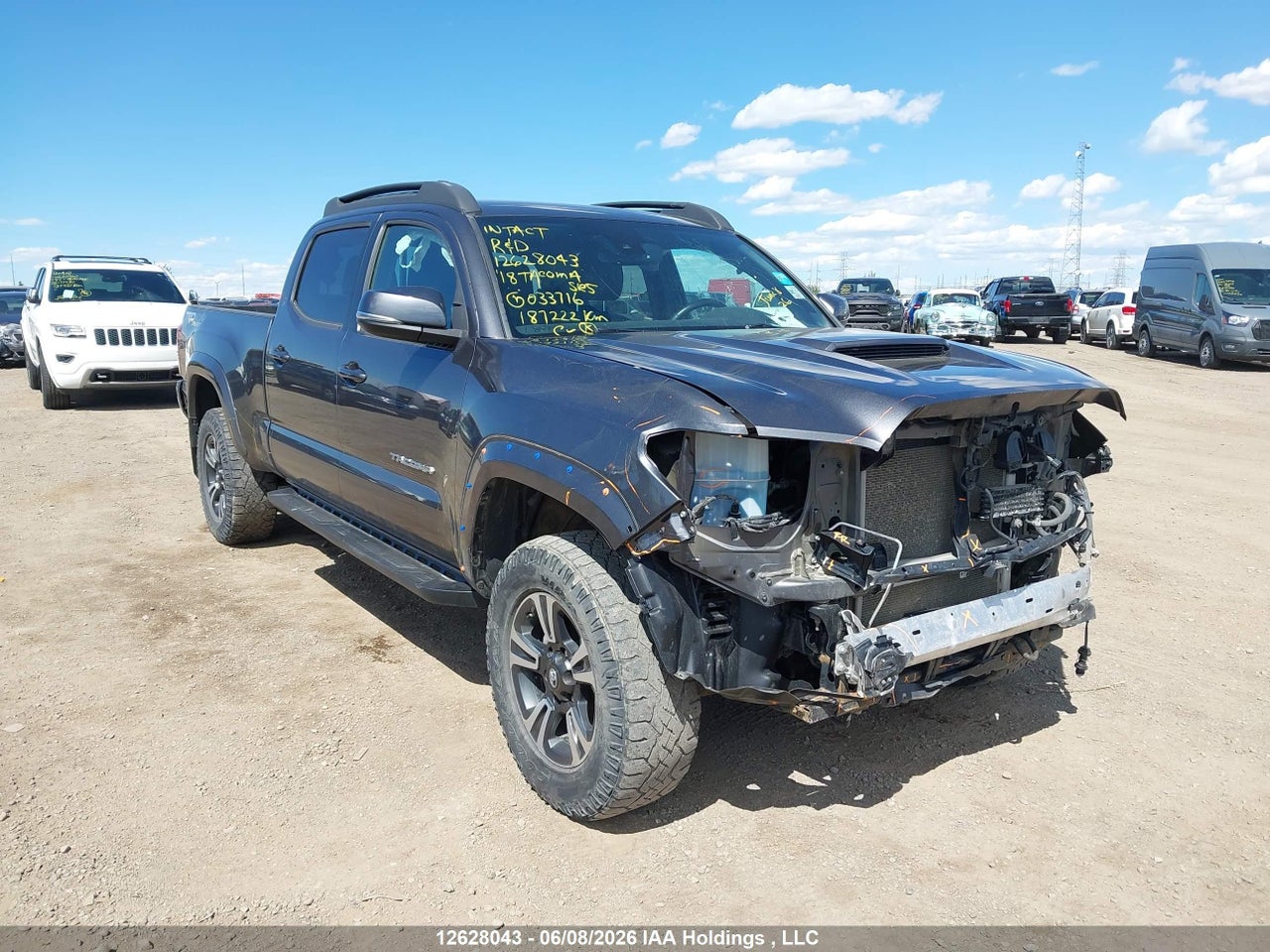 5TFDZ5BN0JX033716 · 2018 TOYOTA TACOMA SR5