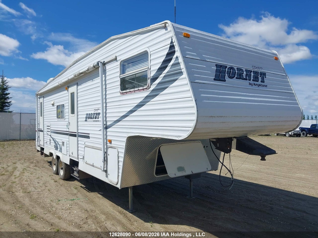 4YDF2952X4E313338 · 2004 KEYSTONE HORNET