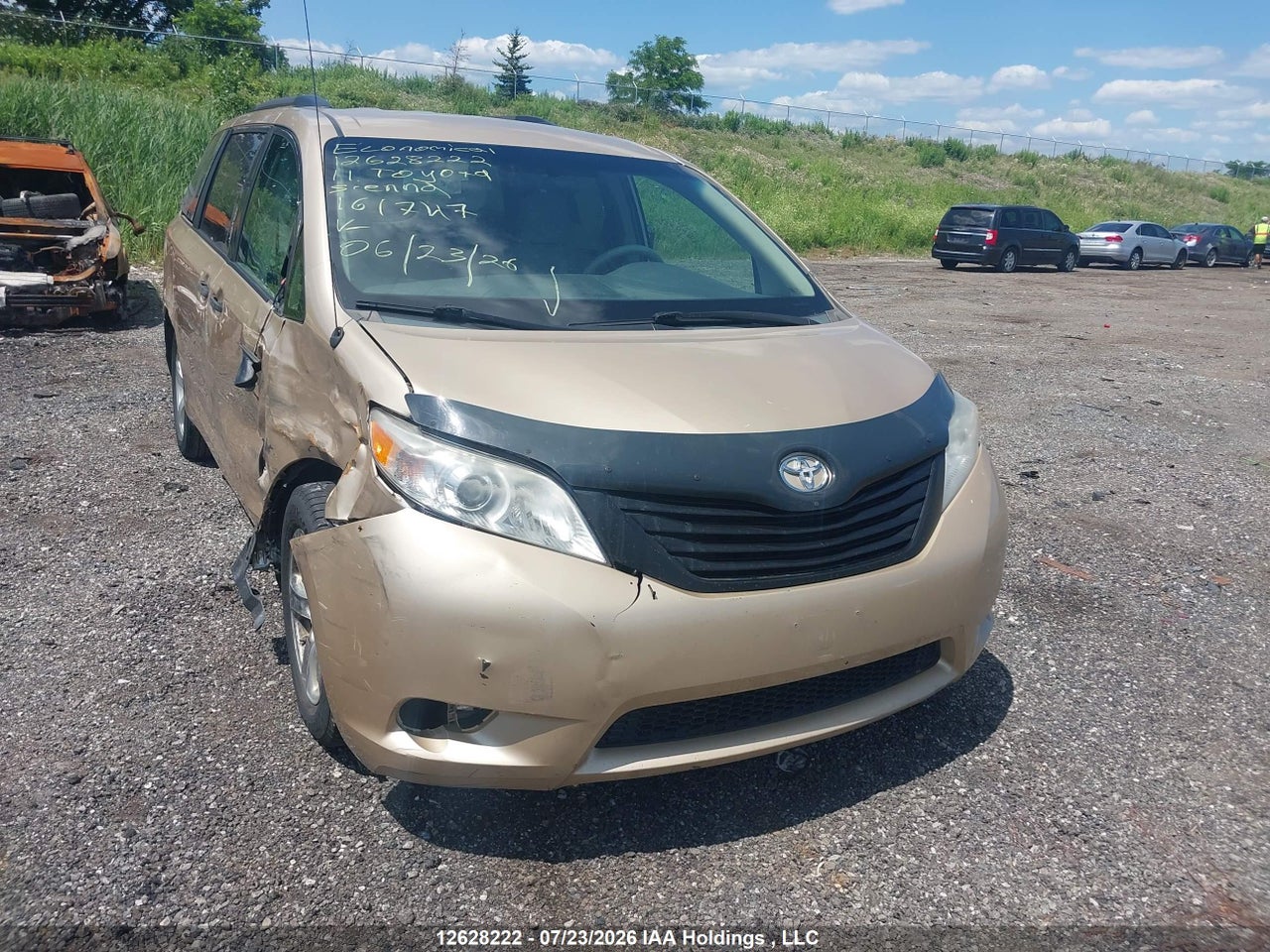 5TDZK3DC2BS161747 · 2011 TOYOTA SIENNA V6 7 PASSENGER