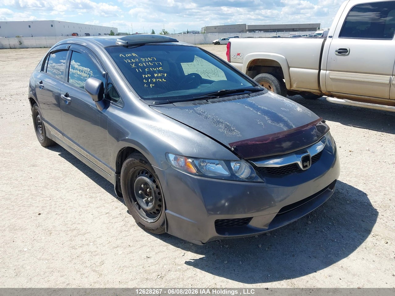 2HGFA1F61BH011677 · 2011 HONDA CIVIC LX-S
