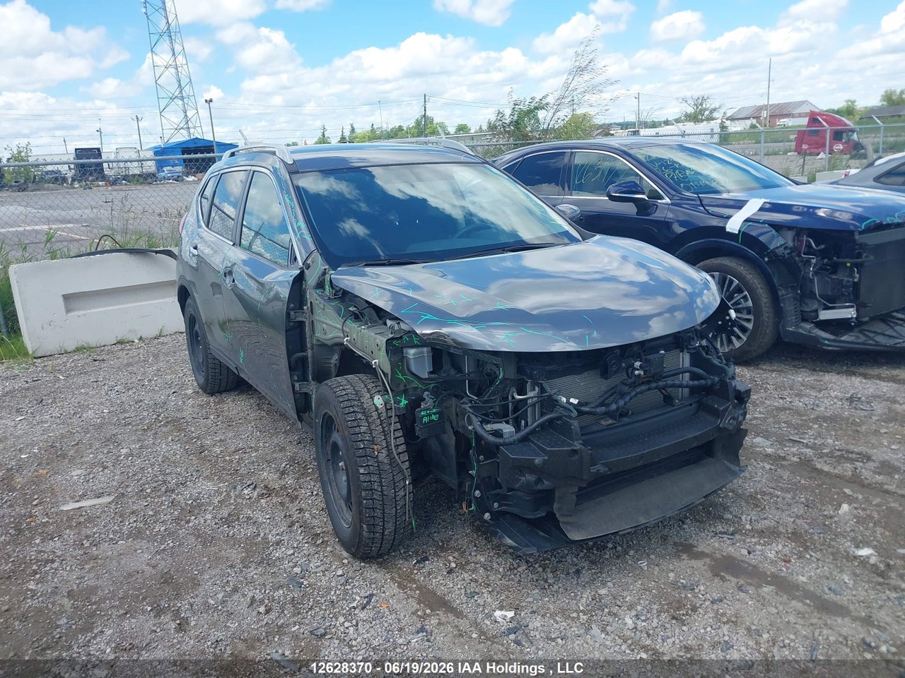 5N1AT2MT8JC811701 · 2018 NISSAN ROGUE S/SV