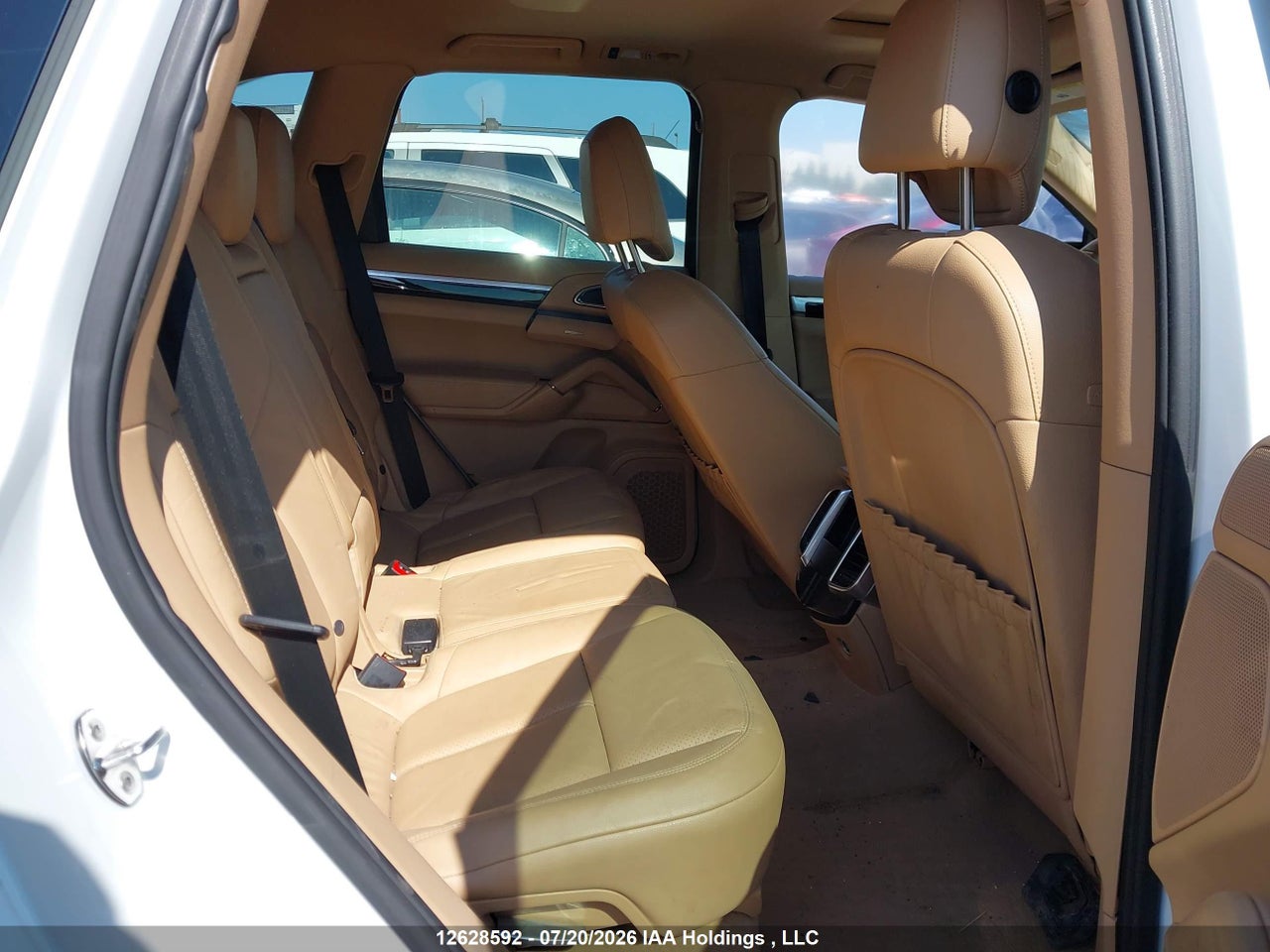 WP1AA2A20CLA08985 · 2012 PORSCHE CAYENNE · 8/24