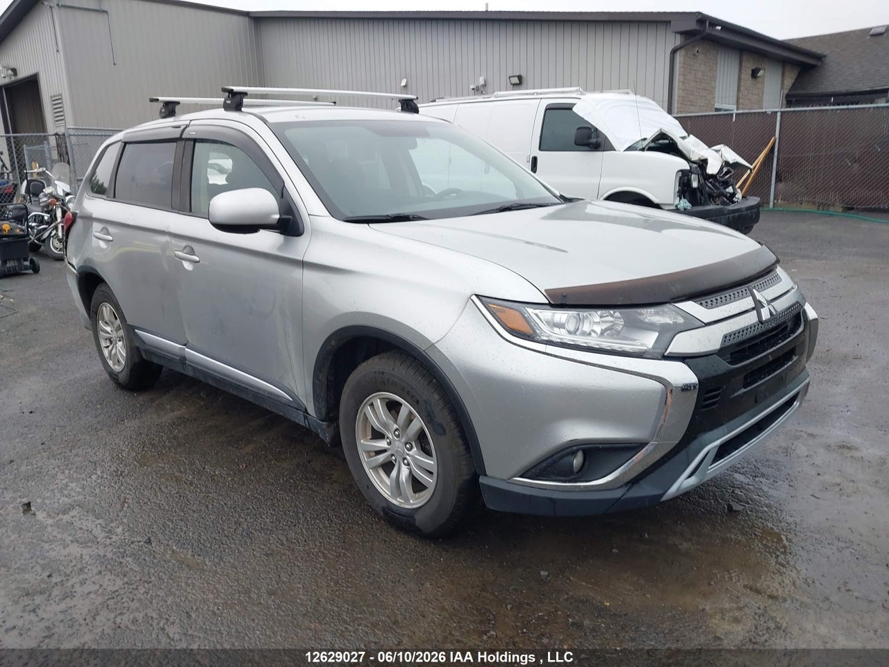 JA4AZ2A31LZ608067 · 2020 MITSUBISHI OUTLANDER ES