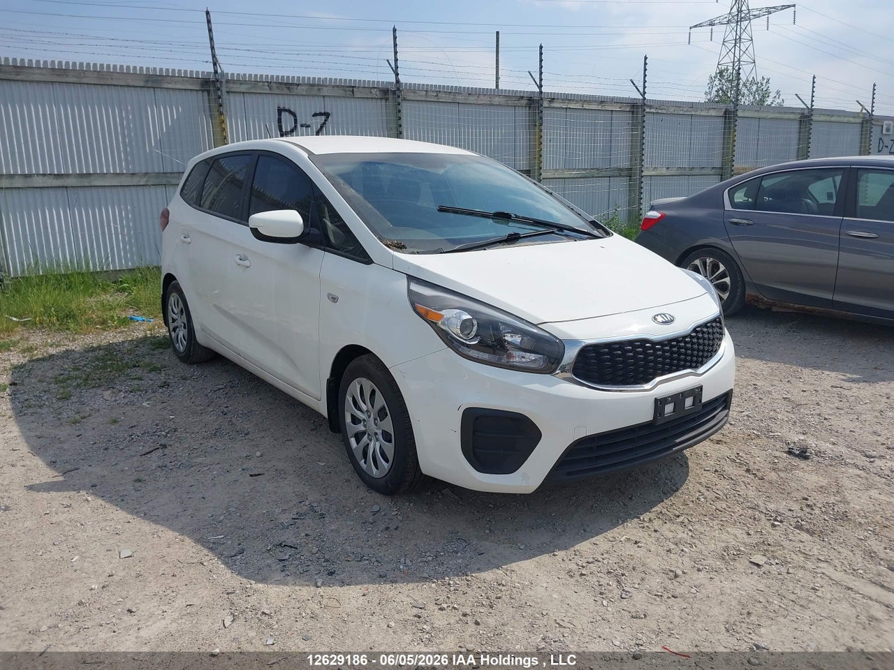 KNAHT8A39H7190057 · 2017 KIA RONDO