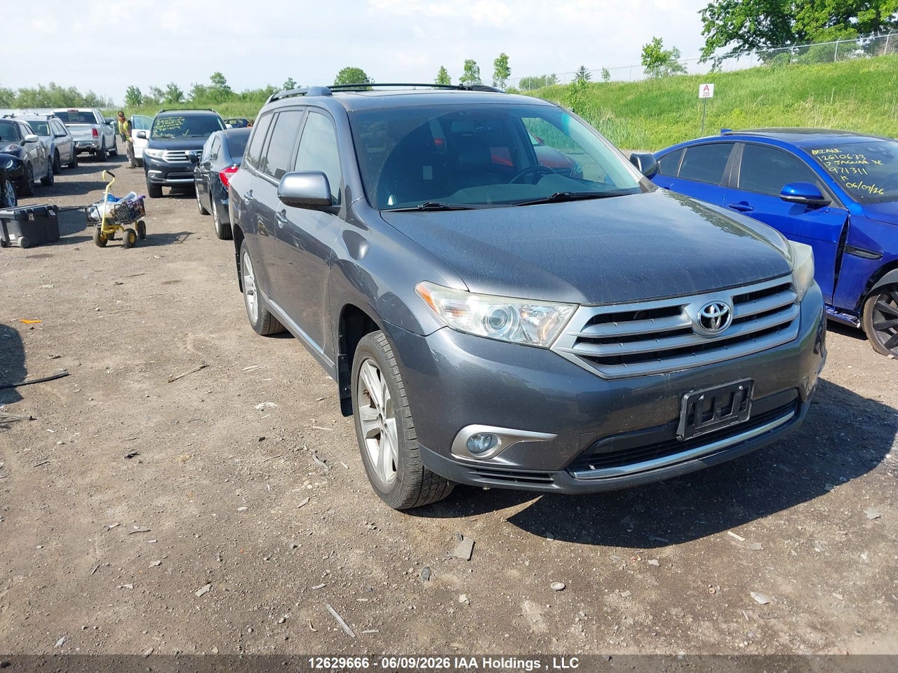 5TDBK3EHXCS163985 · 2012 TOYOTA HIGHLANDER V6