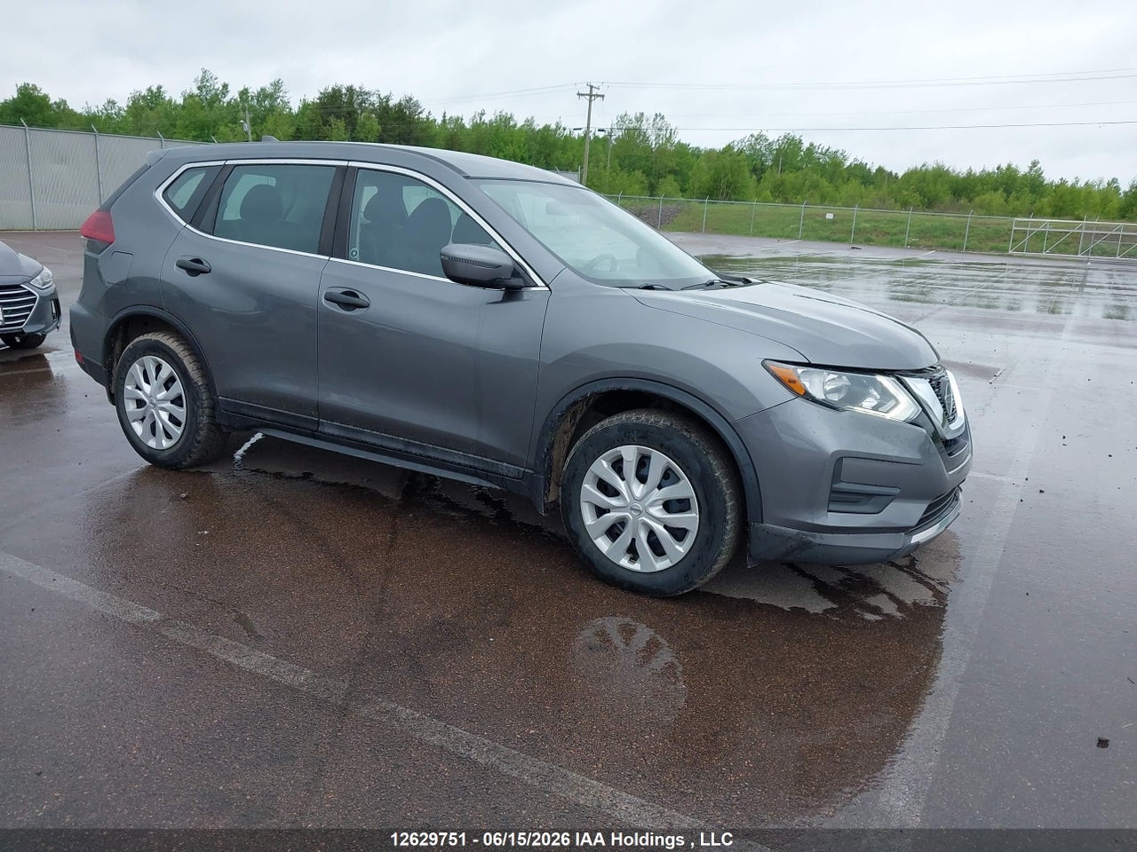 5N1AT2MT9JC795668 · 2018 NISSAN ROGUE S/SV