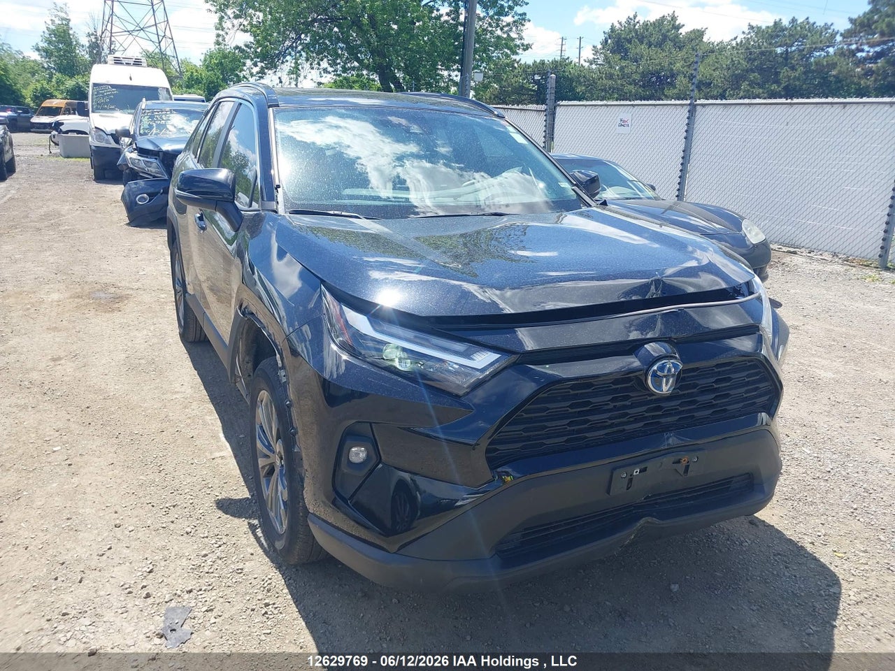 2T3RWRFV4RW227620 · 2024 TOYOTA RAV4 HYBRID XLE