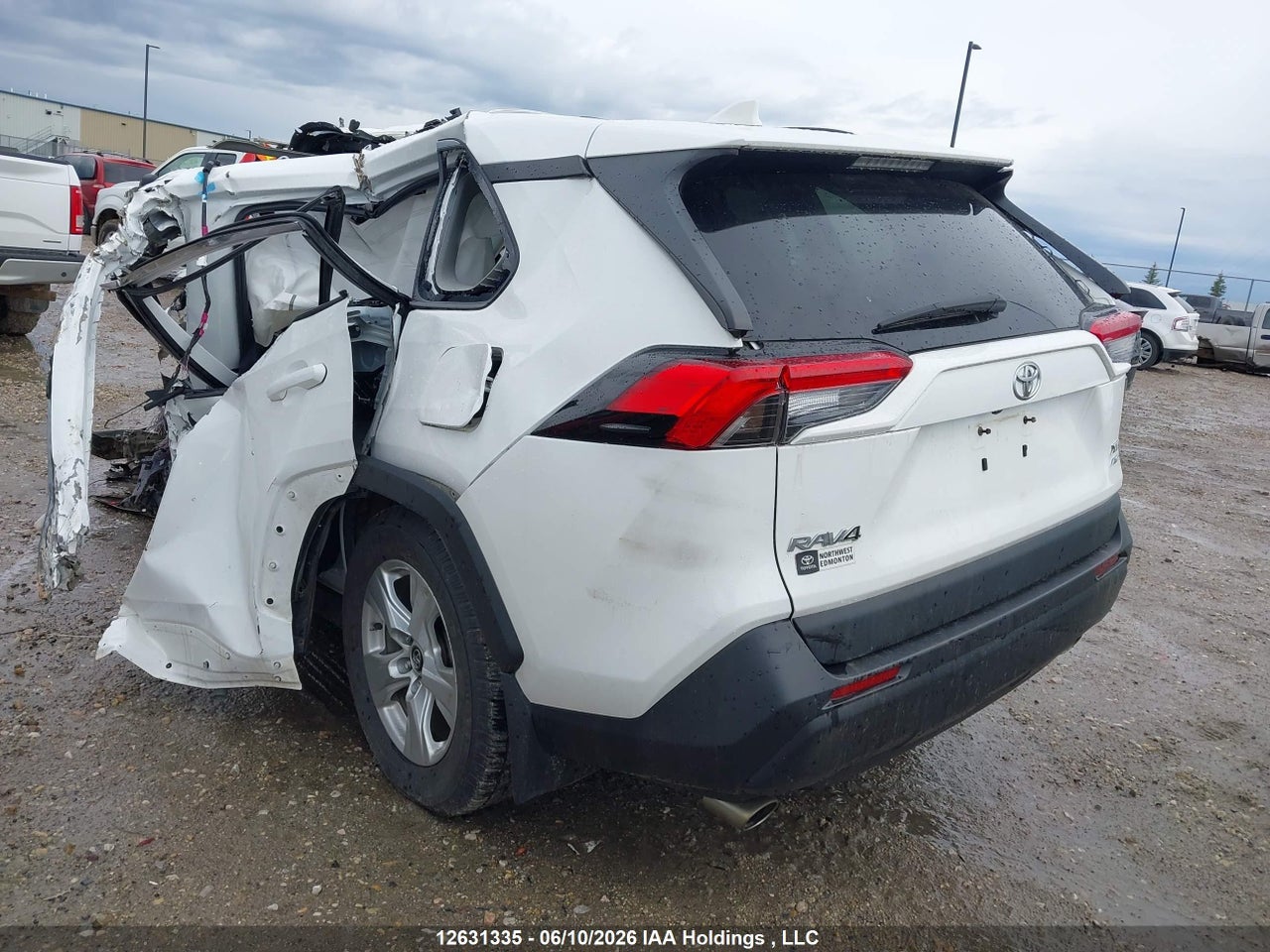 2T3R1RFV6LW098026 · 2020 TOYOTA RAV4 XLE/XLE PREMIUM · 3/17