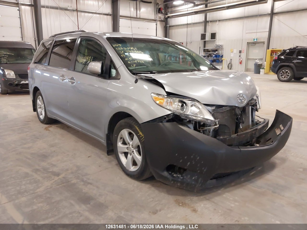 5TDKK3DCXDS395963 · 2013 TOYOTA SIENNA LE