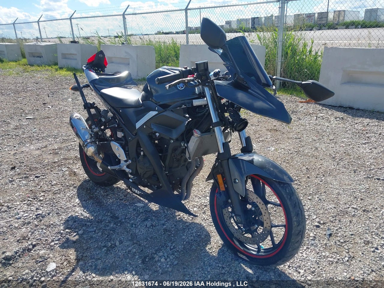 MH3RH06N5FK002909 · 2015 YAMAHA YZFR3