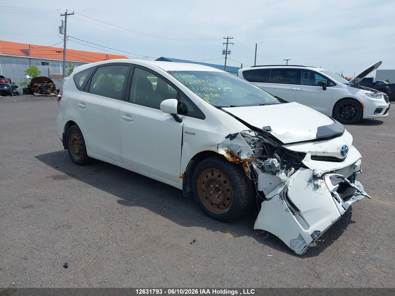 JTDZN3EUXHJ069340 · 2017 TOYOTA PRIUS V