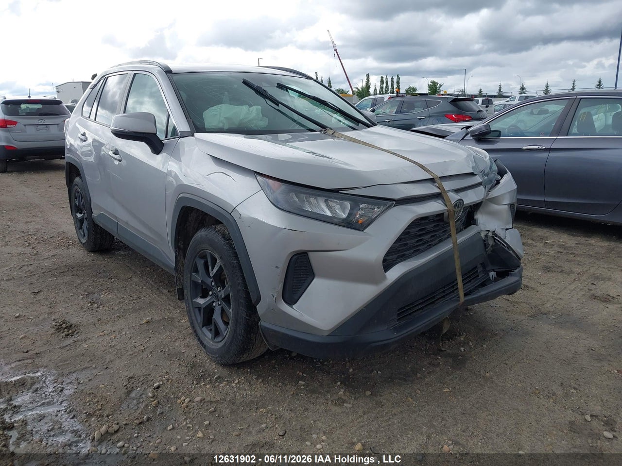 2T3B1RFV6KC031962 · 2019 TOYOTA RAV4 LE