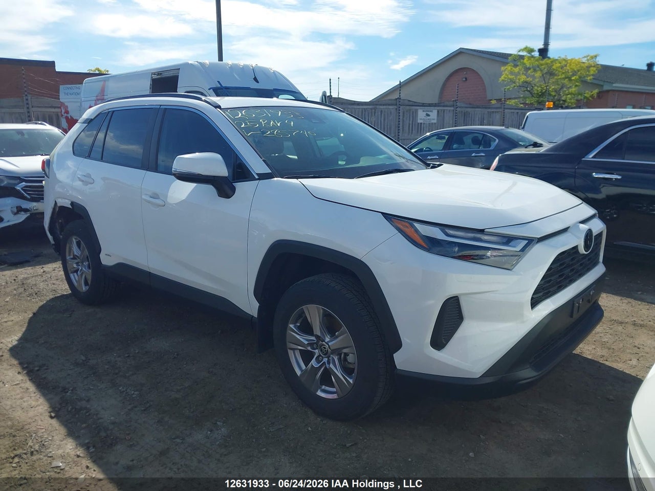 2T3RWRFVXSW285740 · 2025 TOYOTA RAV4 HYBRID XLE