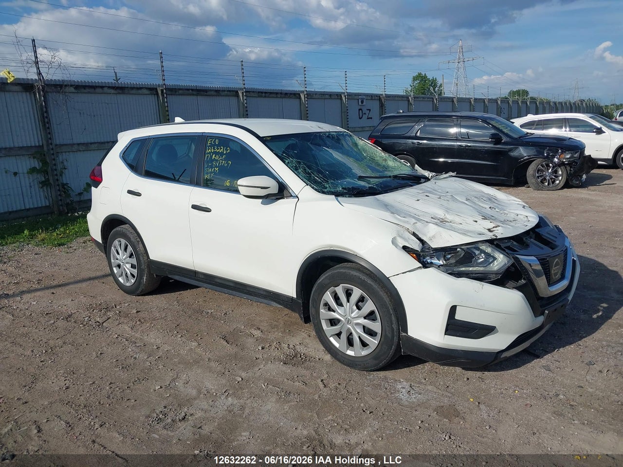 5N1AT2MT8HC843767 · 2017 NISSAN ROGUE S/SV