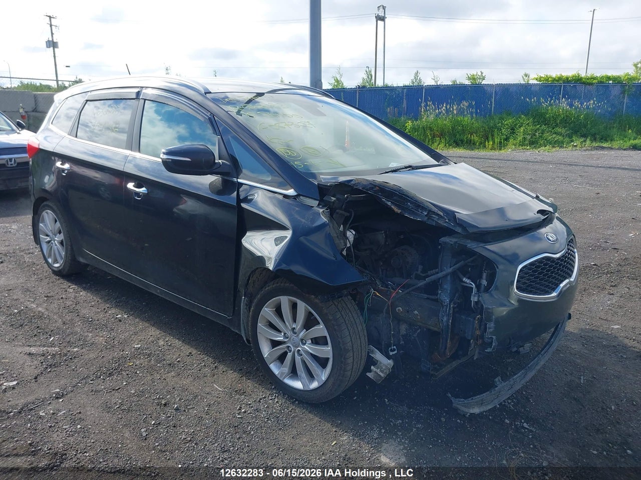 KNAHU8A39F7087327 · 2015 KIA RONDO