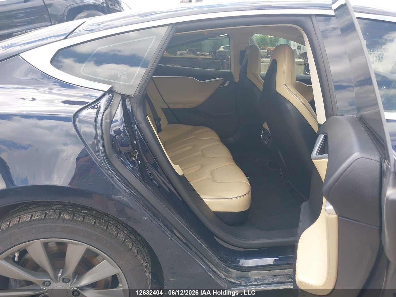 5YJSA1DP8DFP07938 · 2013 TESLA MODEL S · 8/21