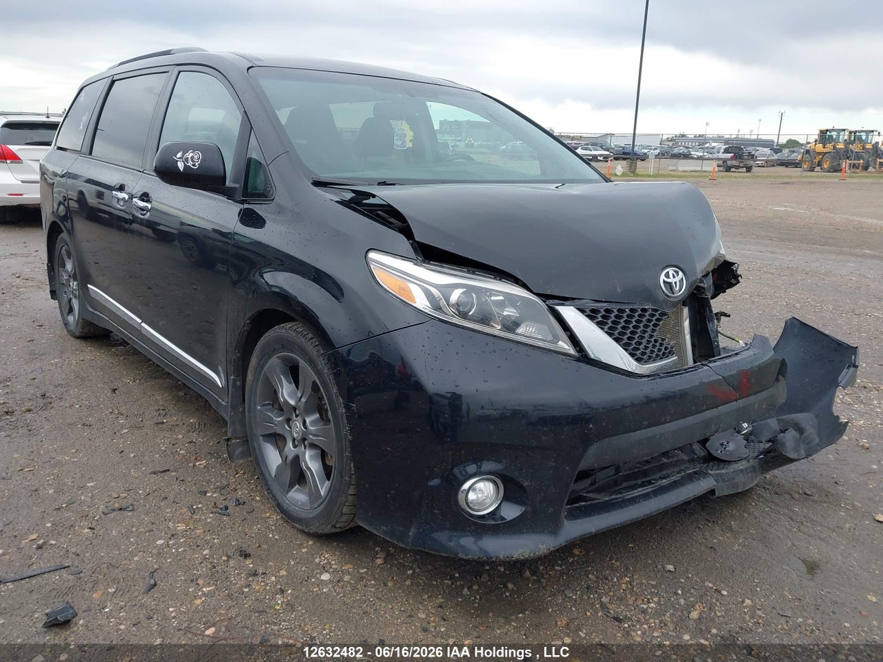 5TDXK3DC7FS598348 · 2015 TOYOTA SIENNA SE 8 PASSENGER