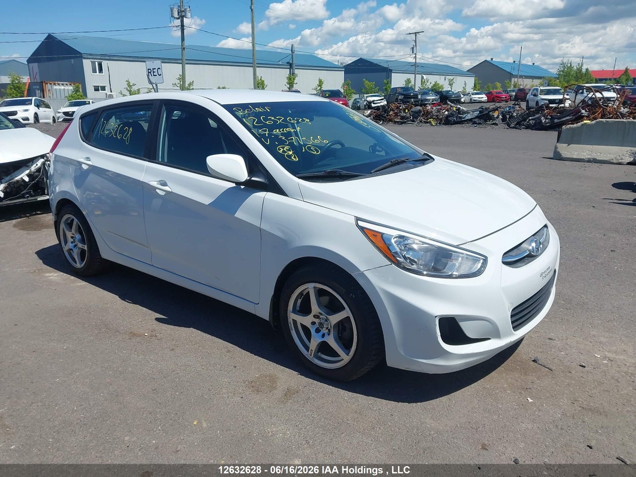 KMHCT5AE1HU371566 · 2017 HYUNDAI ACCENT