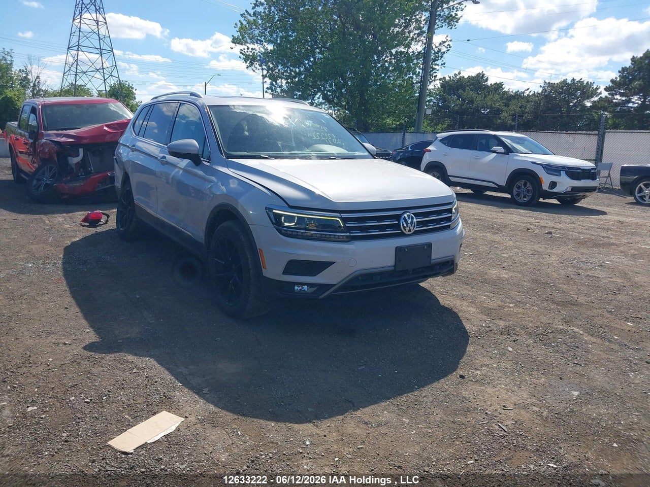 3VV4B7AX5JM157085 · 2018 VOLKSWAGEN TIGUAN SEL PREMIUM