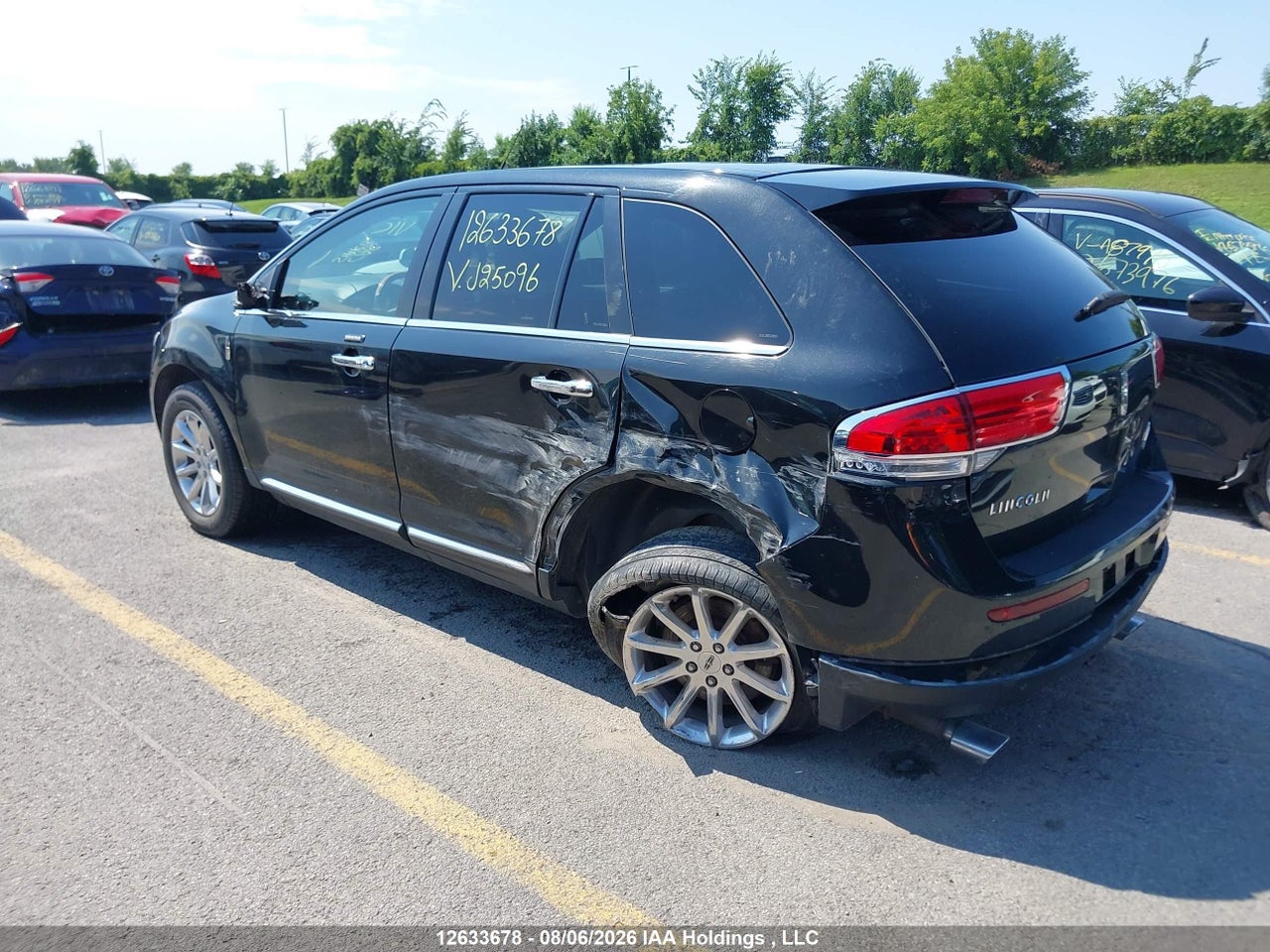 2LMDJ8JK6BBJ25096 · 2011 LINCOLN MKX · 3/21