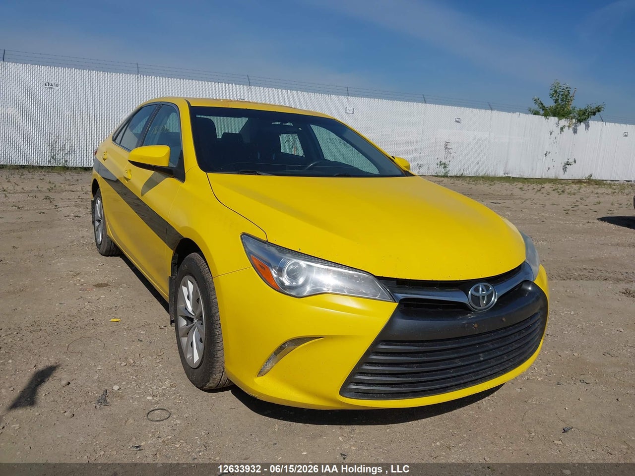 4T1BF1FK3GU613802 · 2016 TOYOTA CAMRY LE