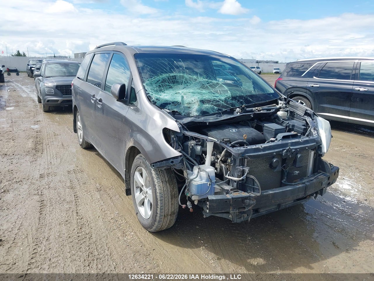 5TDKZ3DC6HS792216 · 2017 TOYOTA SIENNA LE
