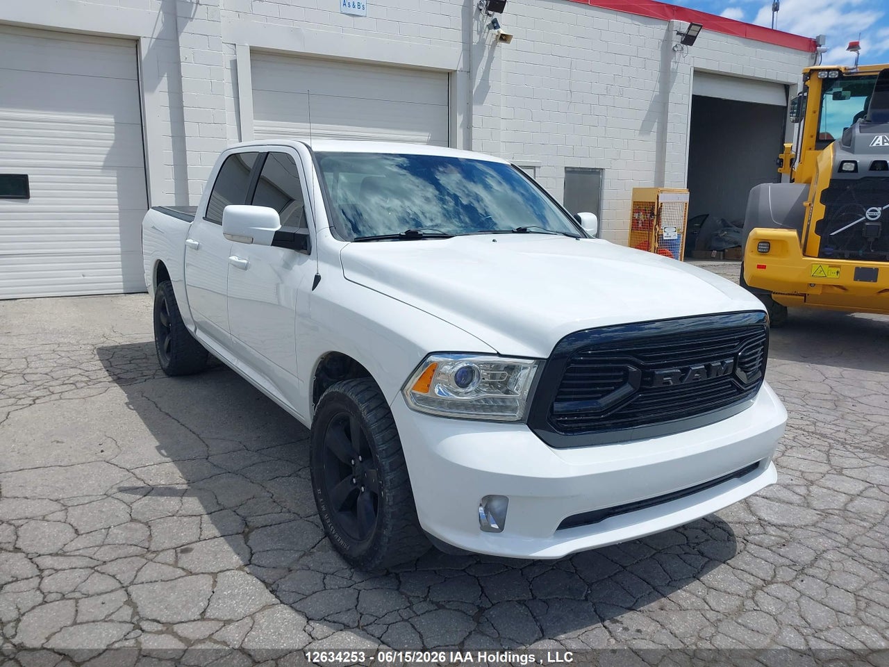 1C6RR7MT8FS525676 · 2015 RAM 1500 SPORT