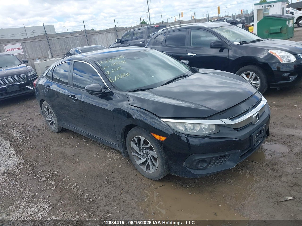 2HGFC2F66JH015691 · 2018 HONDA CIVIC SE