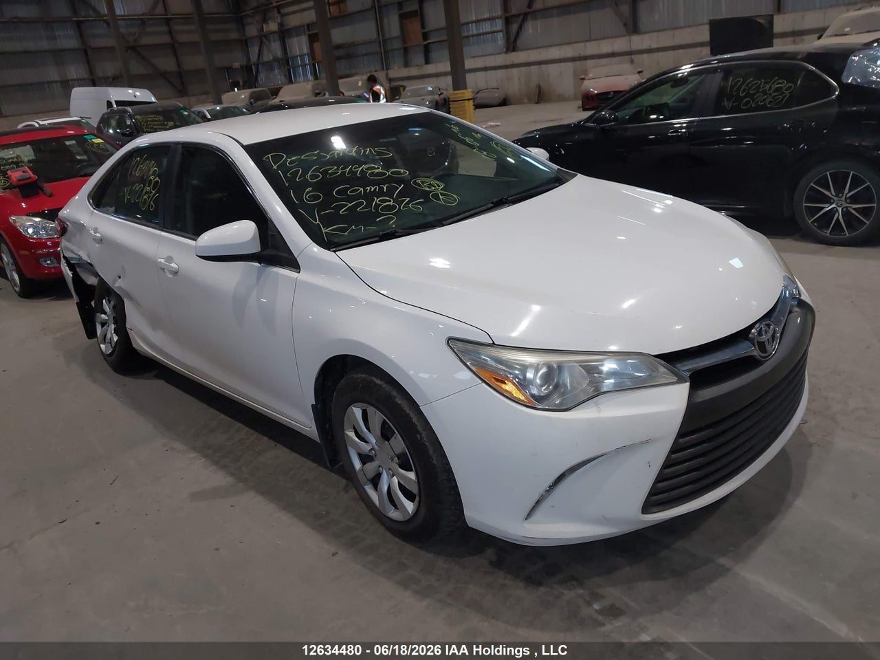 4T1BF1FK0GU221876 · 2016 TOYOTA CAMRY LE/XLE/SE/XSE