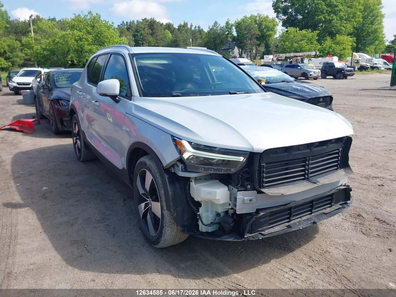 YV4AC2UK8L2175735 · 2020 VOLVO XC40 T4 MOMENTUM