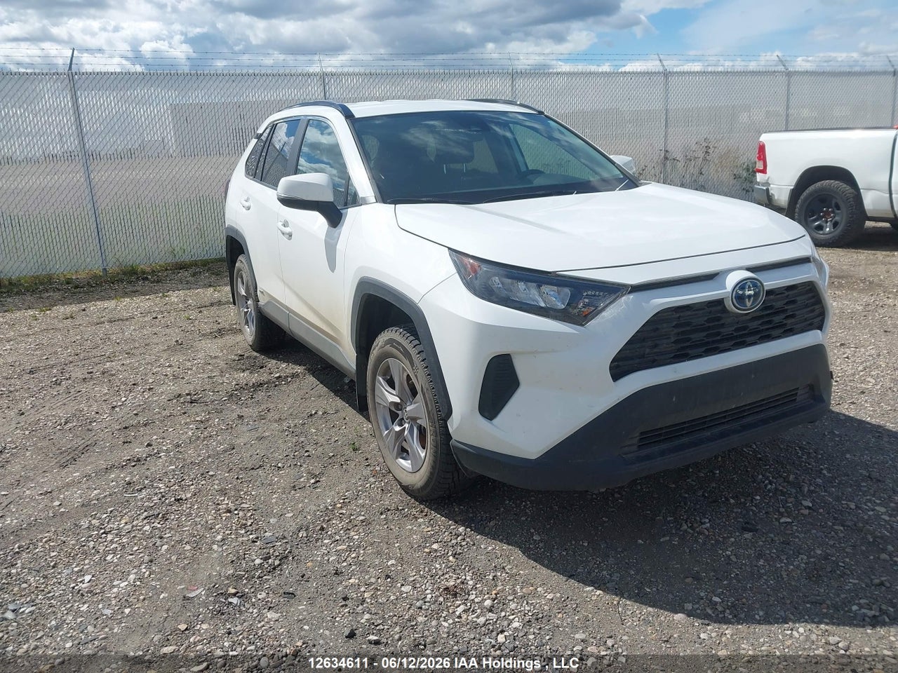 2T3BWRFV6NW144153 · 2022 TOYOTA RAV4 LE