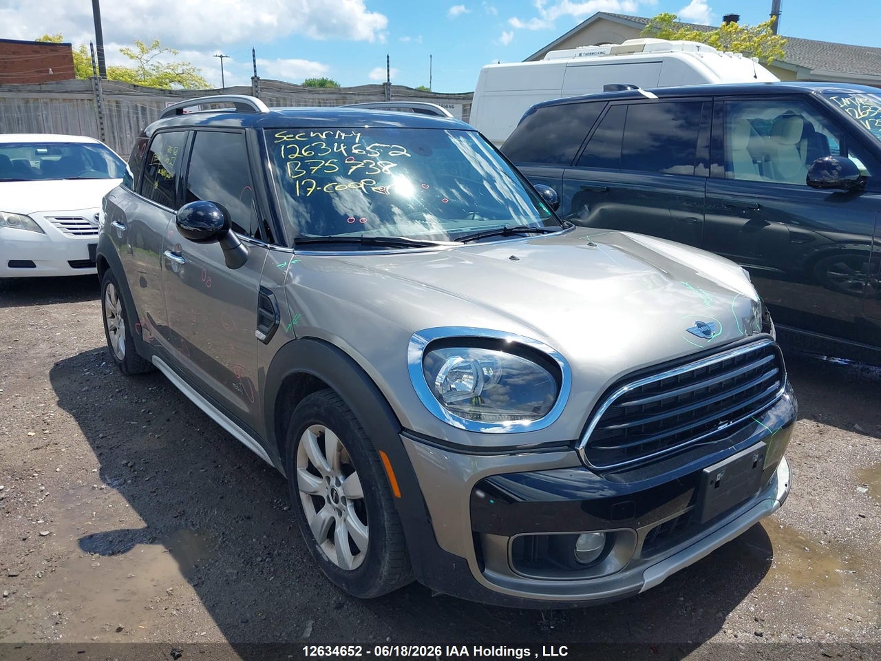 WMZYV5C39H3B75738 · 2017 MINI COUNTRYMAN COOPER
