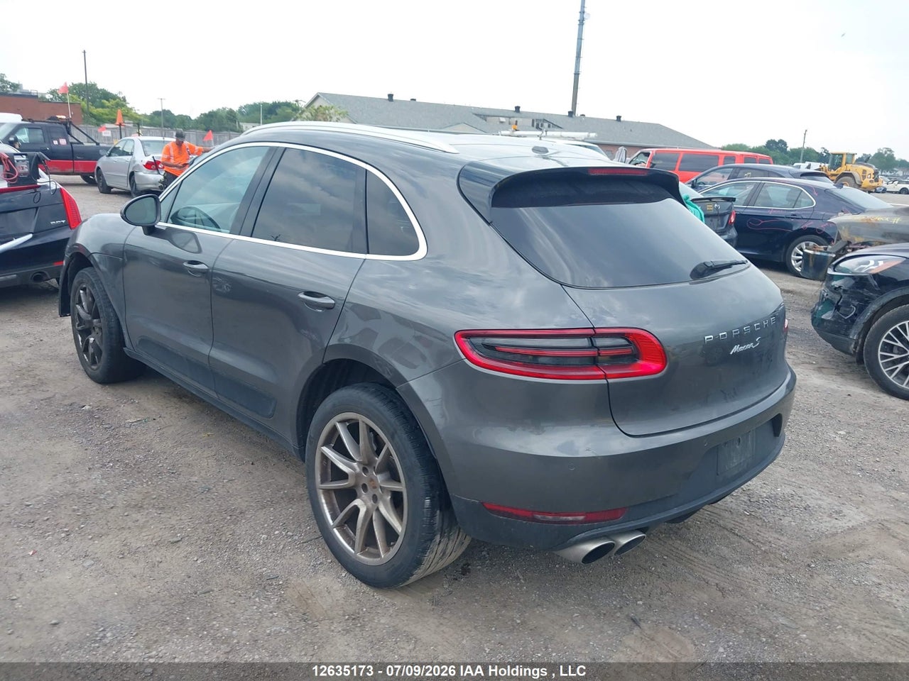 WP1AB2A52FL****** · 2015 PORSCHE MACAN S · 3/16