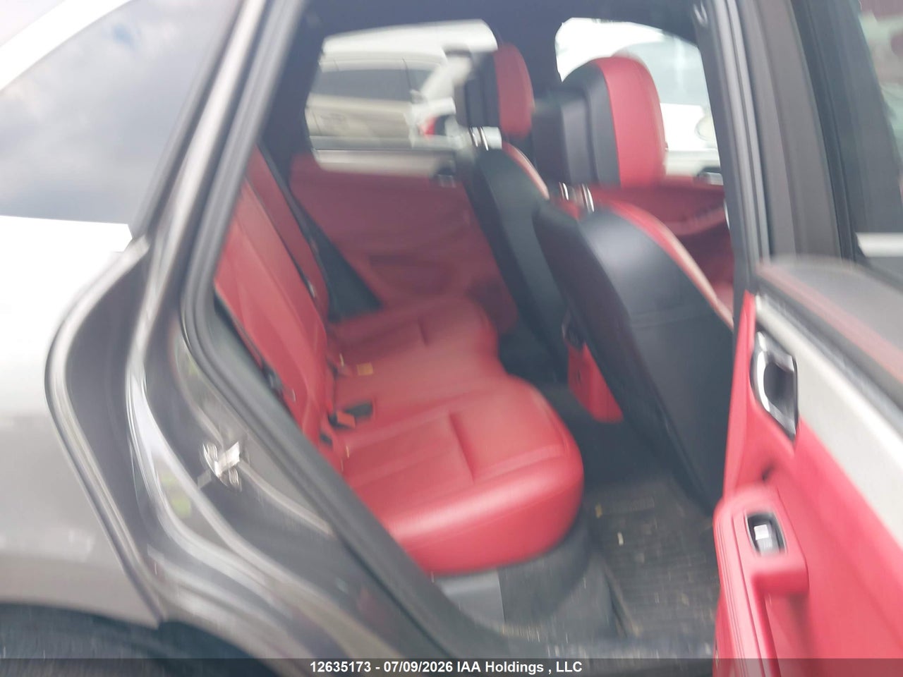 WP1AB2A52FL****** · 2015 PORSCHE MACAN S · 8/16