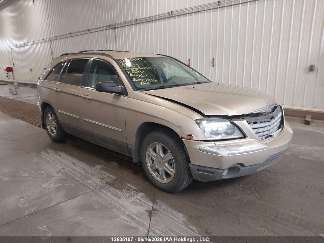 2C8GM68474R312825 · 2004 CHRYSLER PACIFICA
