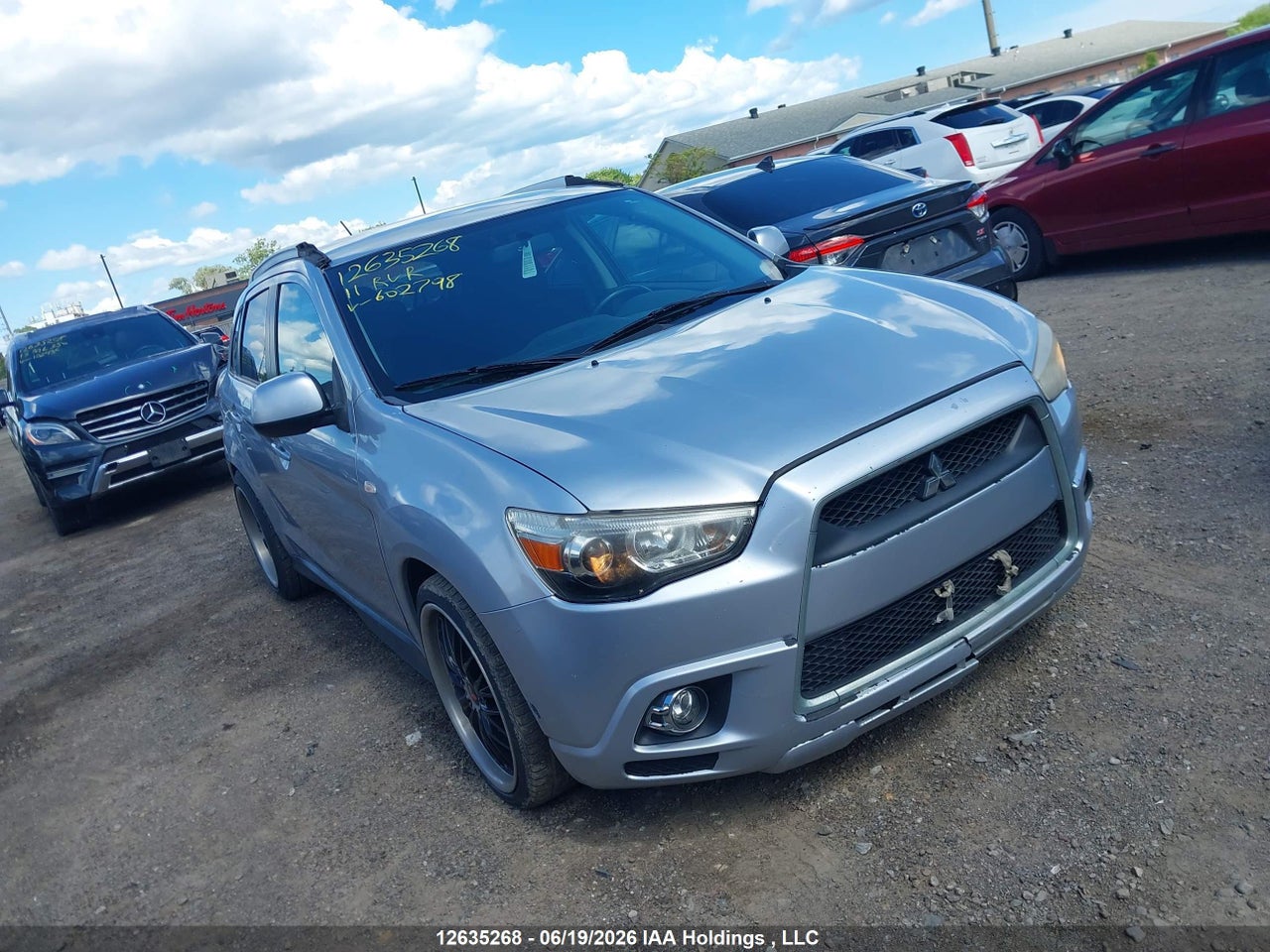 JA4AH3AUXBZ602798 · 2011 MITSUBISHI RVR SE