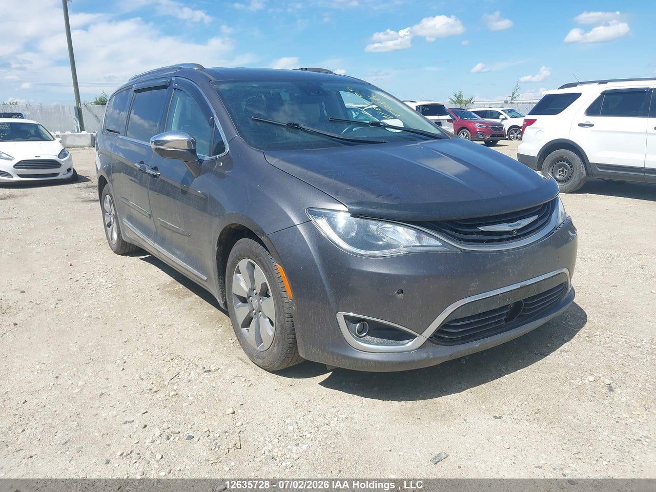 2C4RC1N71JR168599 · 2018 CHRYSLER PACIFICA HYBRID LIMITED