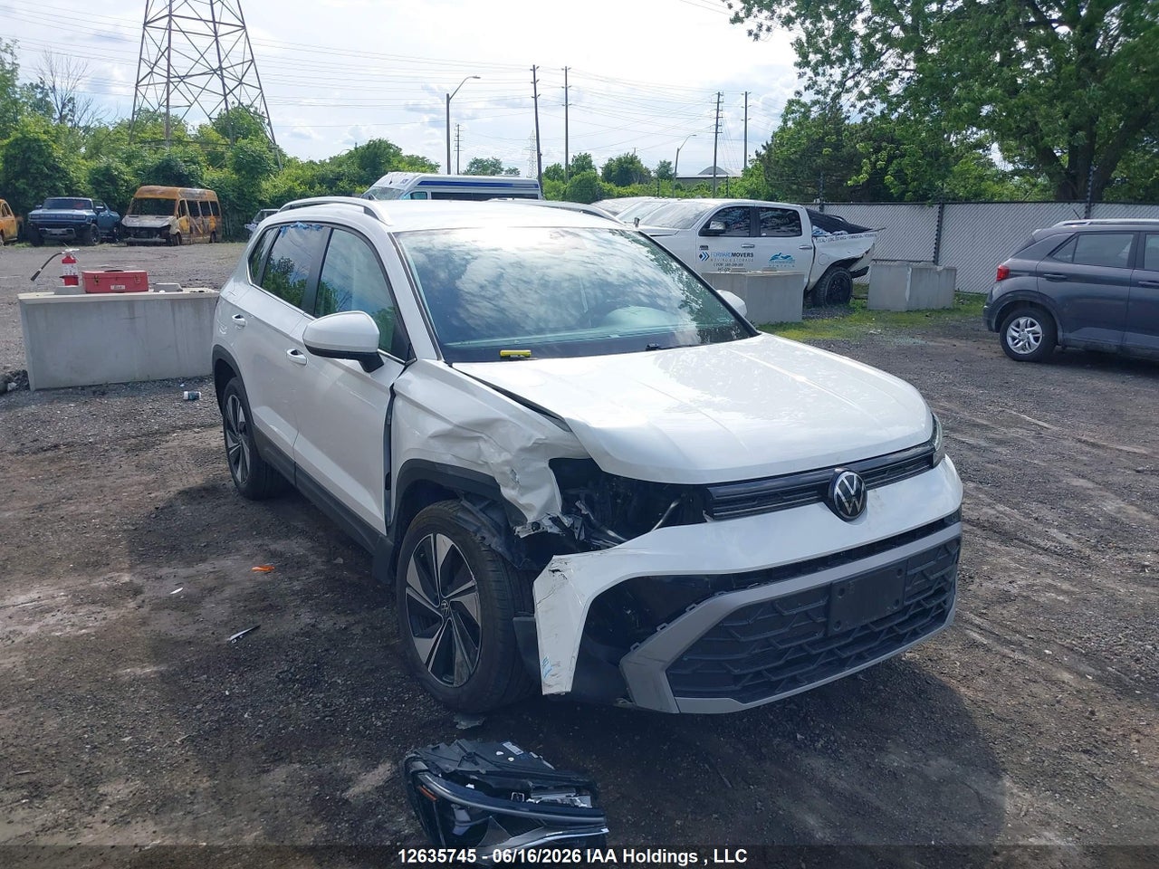 3VVUC7B22SM040825 · 2025 VOLKSWAGEN TAOS SE