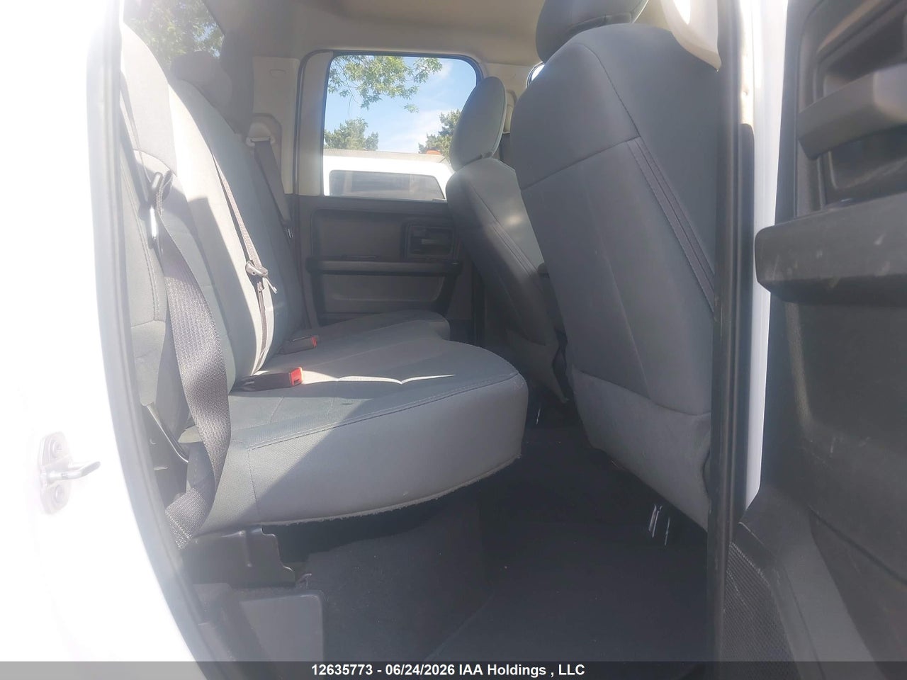 1C6RR7FT2HS693734 · 2017 RAM 1500 ST · 8/18
