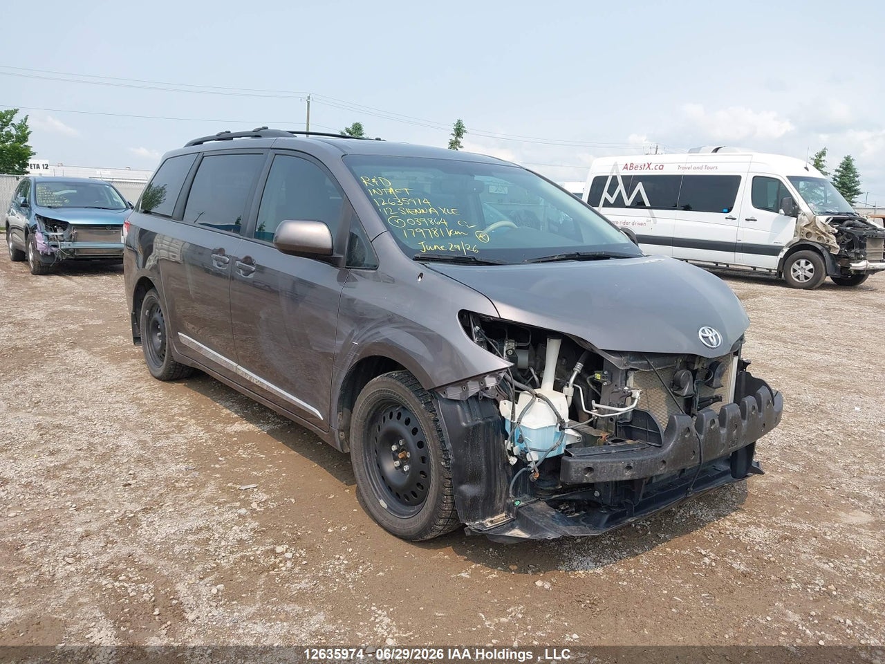 5TDDK3DC5CS039864 · 2012 TOYOTA SIENNA XLE/LIMITED