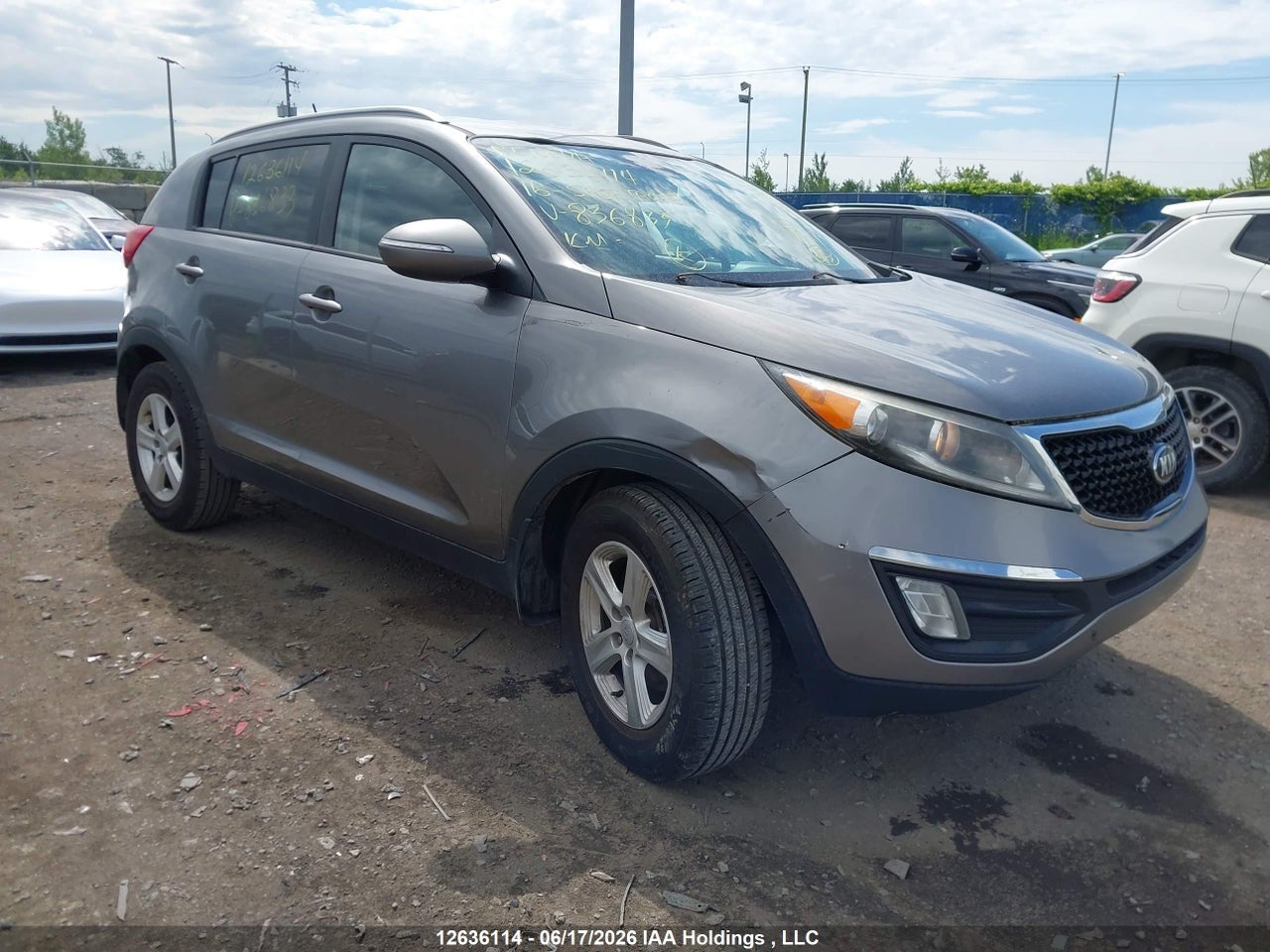KNDPB3AC0G7836833 · 2016 KIA Sportage LX
