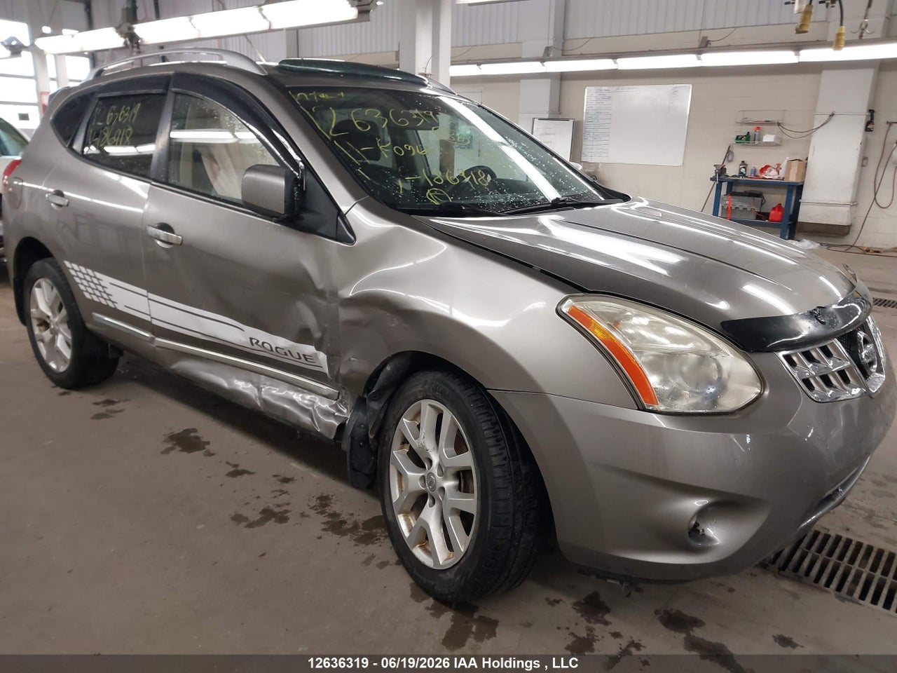 JN8AS5MT0BW186918 · 2011 NISSAN ROGUE SV