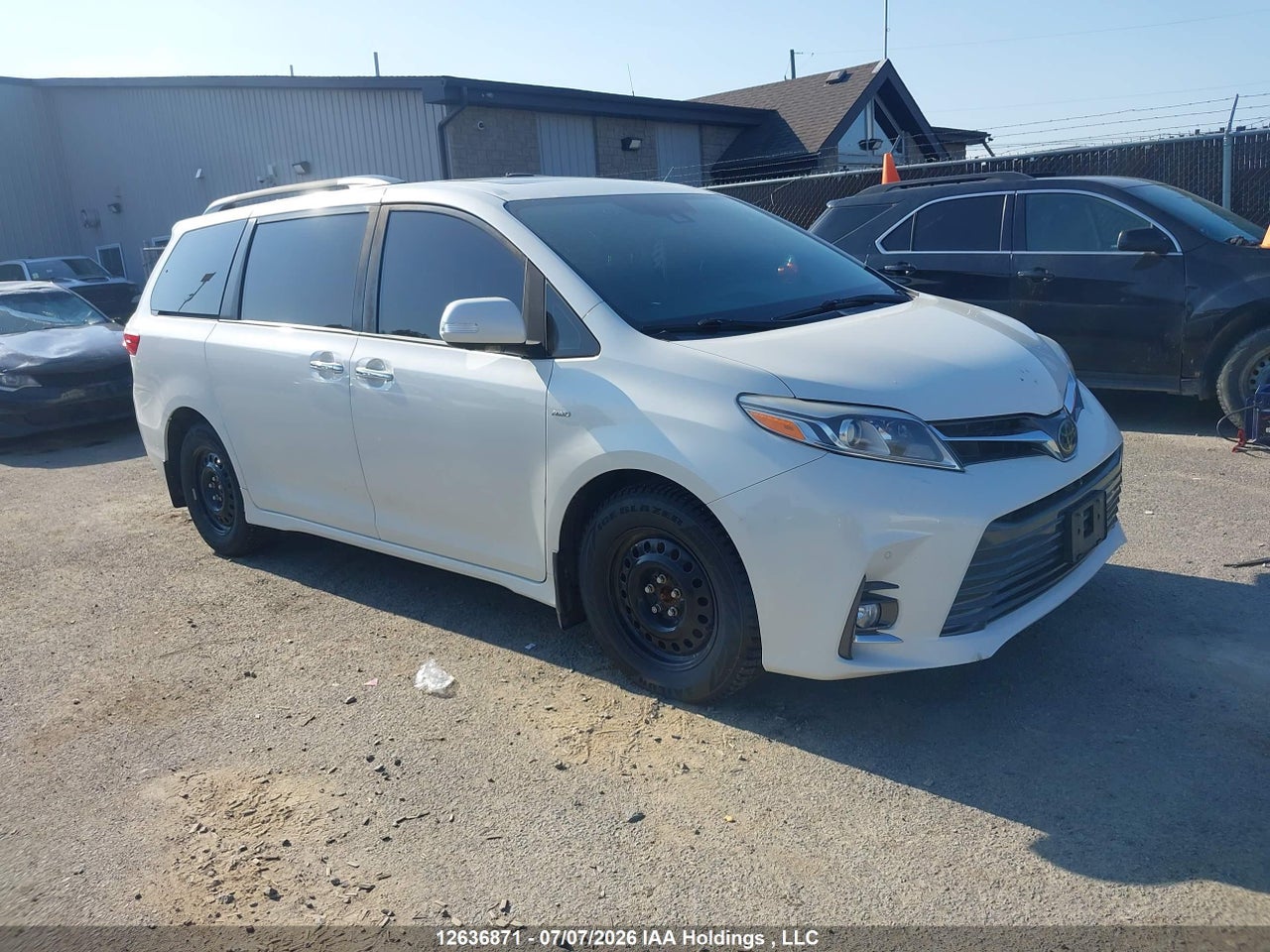 5TDDZ3DC7JS203107 · 2018 TOYOTA SIENNA XLE 7-PASSENGER