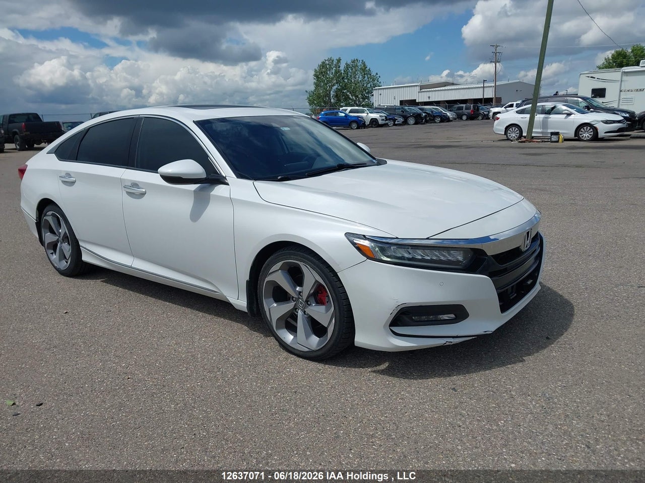 1HGCV2F92JA800120 · 2018 HONDA ACCORD TOURING 2.0T