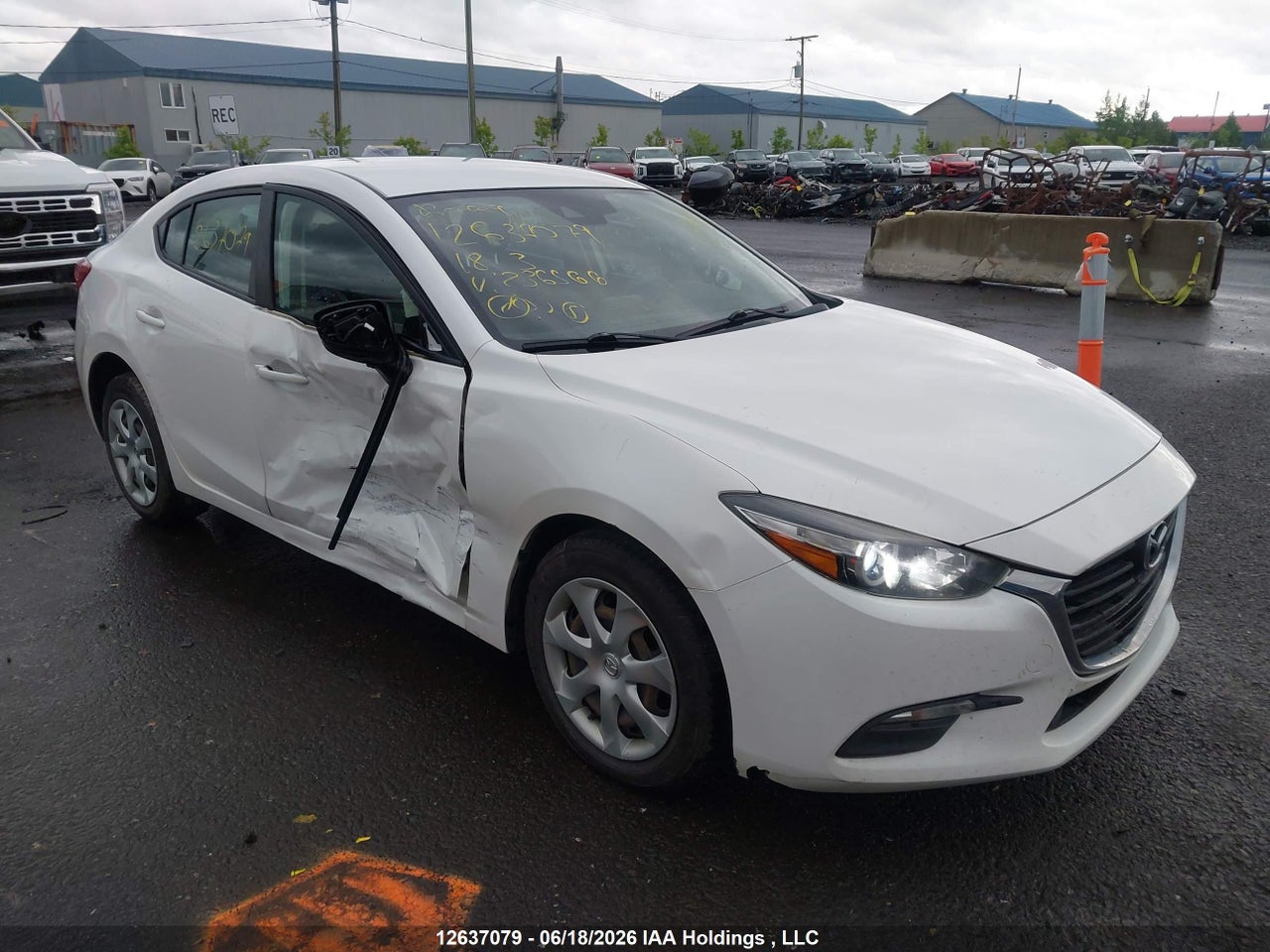 3MZBN1U77JM236566 · 2018 MAZDA MAZDA3 GX