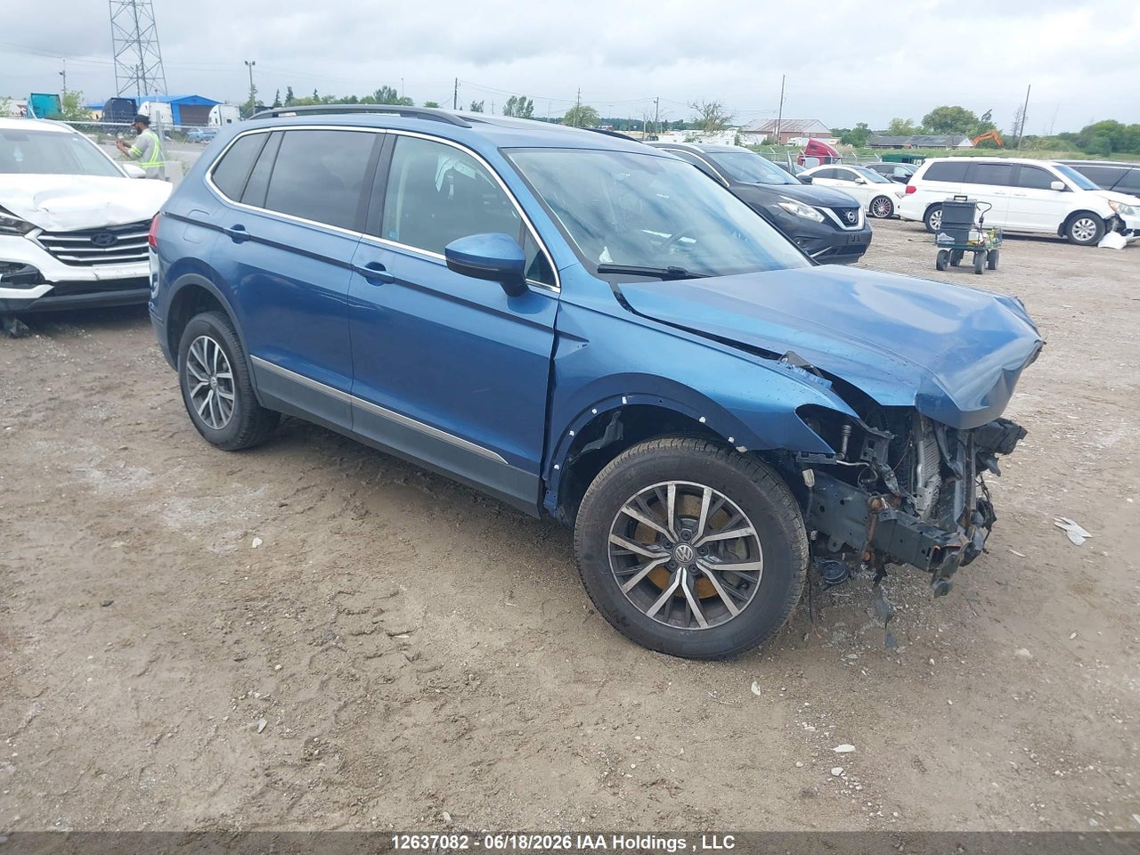 3VV2B7AX6JM102118 · 2018 VOLKSWAGEN TIGUAN SE/SEL