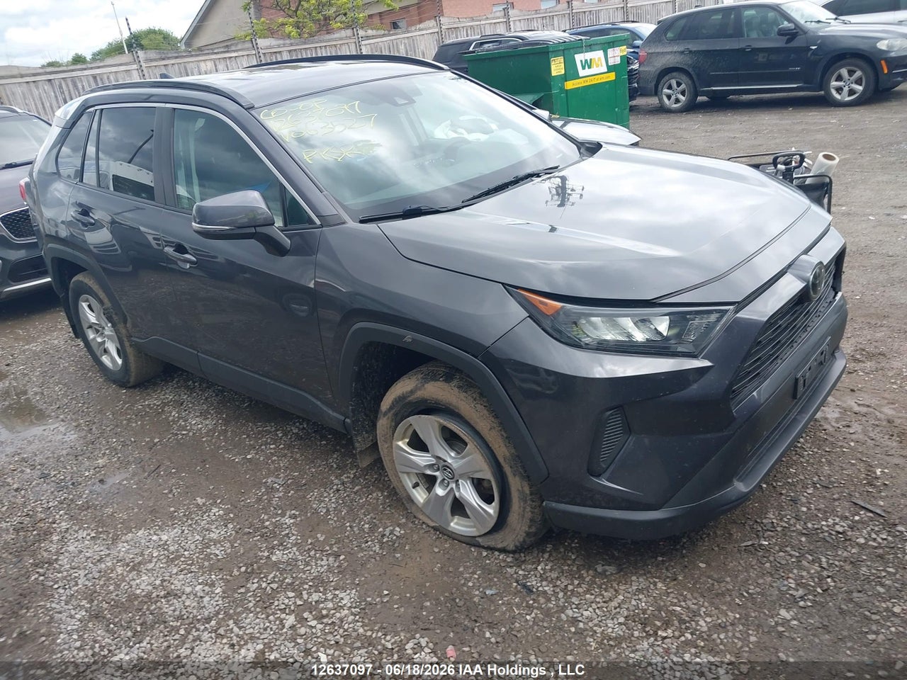 2T3B1RFV7KW063527 · 2019 TOYOTA RAV4 LE